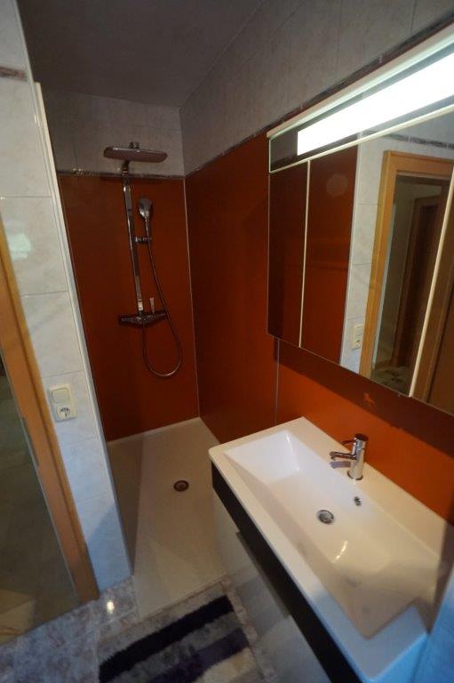 rutschsichere bodenebene Dusche Kirchdorf nachher